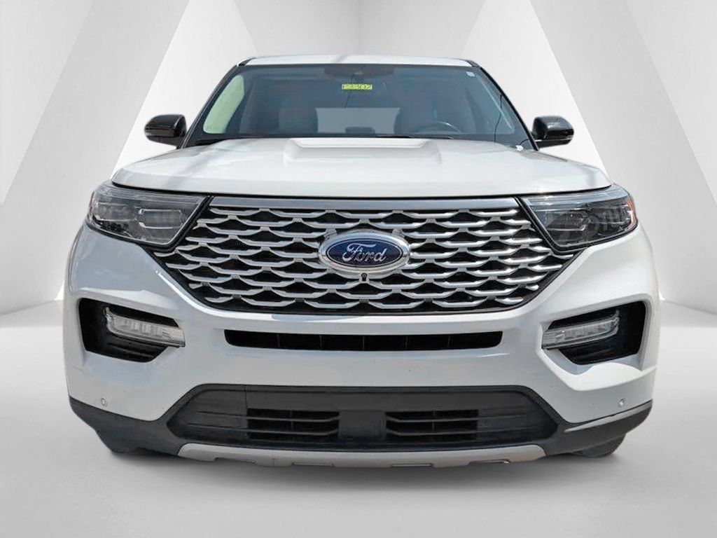 Used 2021 Ford Explorer Platinum w/ Equipment Group 601A AWD/4WD image 2