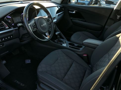 Used 2022 Kia Niro LXS image 11