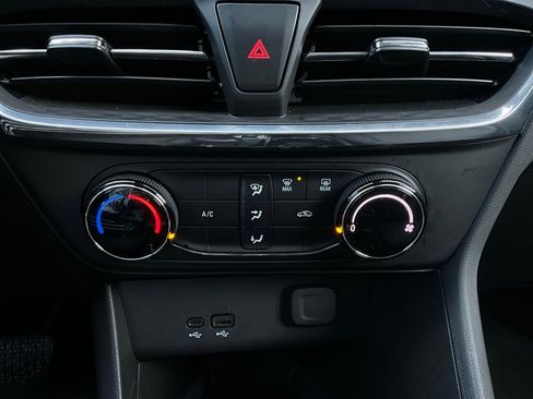 Used 2025 Buick Encore GX Preferred image 26