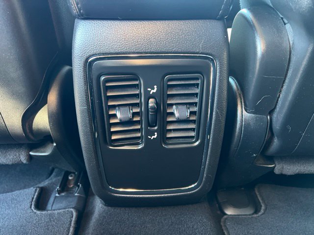 Used 2012 Jeep Grand Cherokee Laredo w/ Laredo E Group AWD/4WD image 17