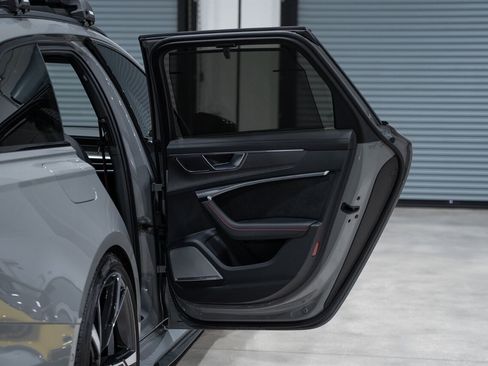Used 2022 Audi RS 6 4.0T quattro Avant w/ Carbon Optic Package image 30