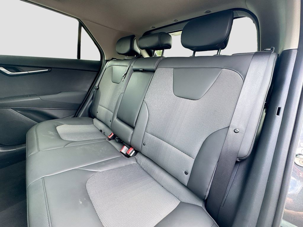Certified 2023 Kia Niro EX Touring FWD image 28