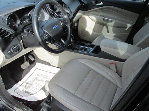 Used 2018 Ford Escape Titanium w/ Ford Safe & Smart Package image 9