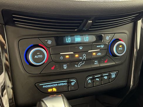 Used 2019 Ford Escape Titanium AWD/4WD image 21
