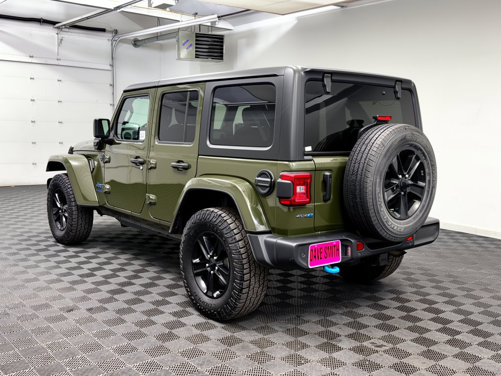 Used 2024 Jeep Wrangler Unlimited w/ Convenience Group AWD/4WD image 3