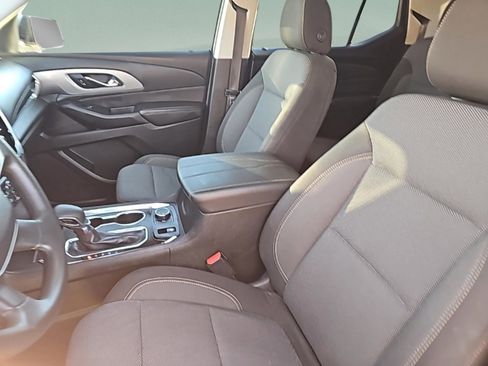 Used 2021 Chevrolet Traverse LS image 25