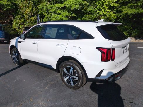 Used 2023 Kia Sorento S w/ Panoramic Sunroof Package FWD image 5