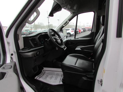 Used 2023 Ford Transit 250 Medium Roof image 8