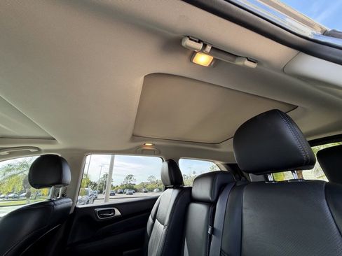 Used 2017 Nissan Pathfinder Platinum w/ Midnight Edition Package image 29