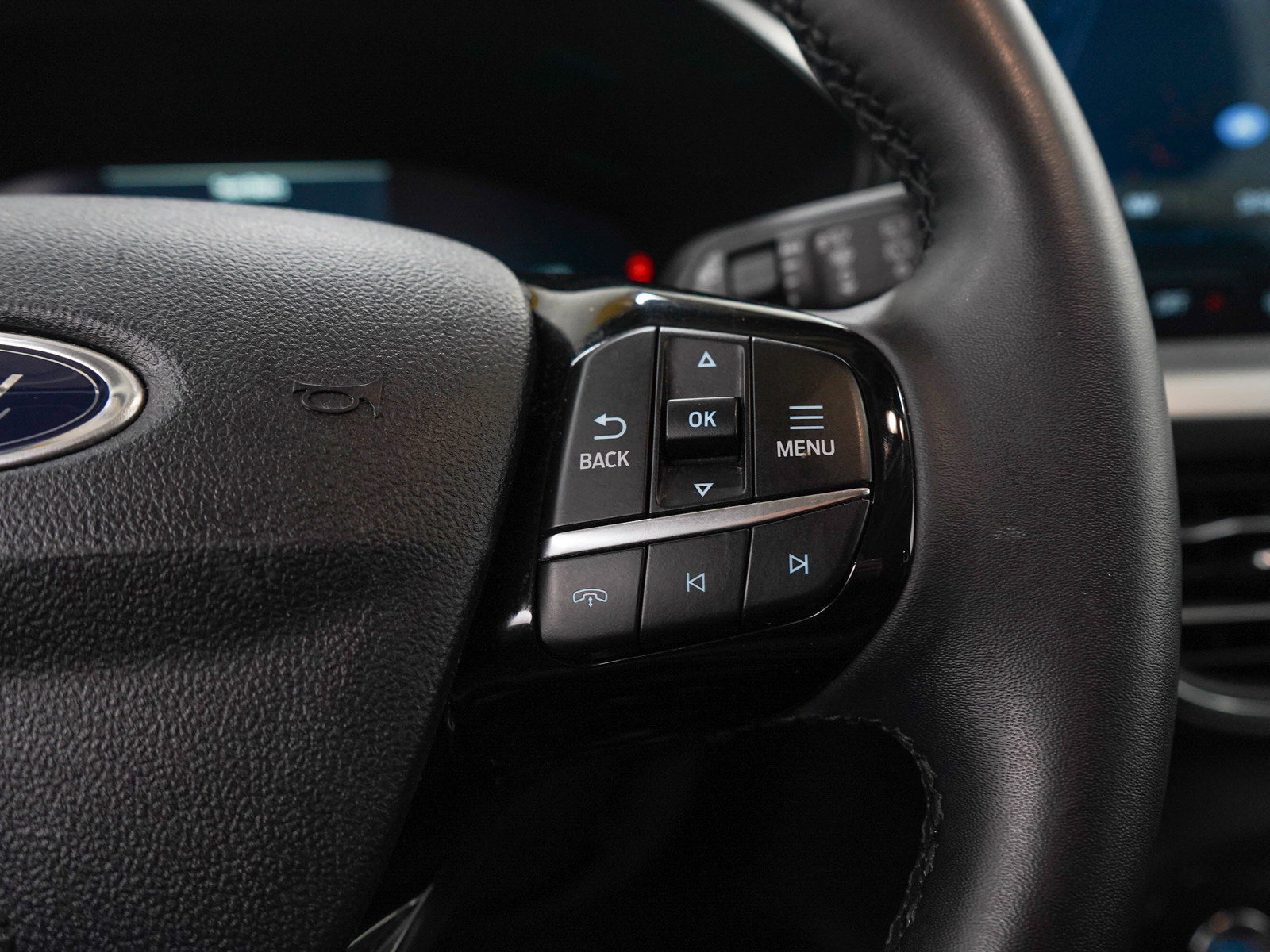 Used 2024 Ford Escape Platinum AWD/4WD image 28