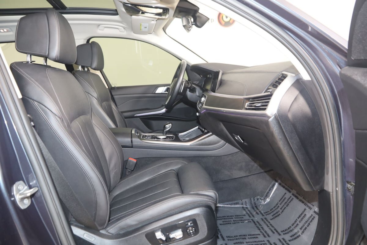 Used 2022 BMW X7 xDrive40i w/ Premium Package AWD/4WD image 16