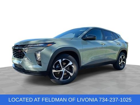 Used 2024 Chevrolet Trax RS w/ Driver Confidence Package FWD image 1