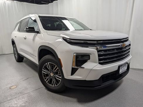 New 2026 Chevrolet Traverse LT AWD/4WD image 2