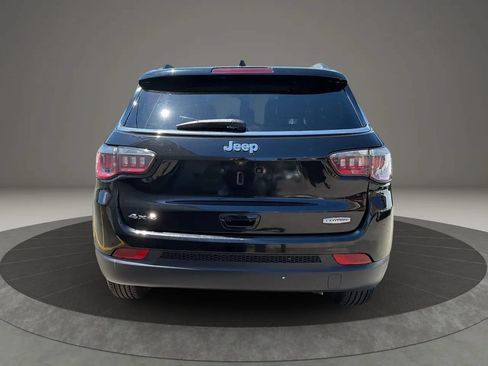 Used 2017 Jeep Compass Latitude w/ Popular Equipment Group AWD/4WD image 6