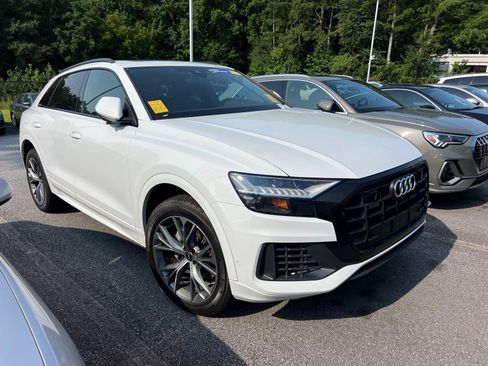 Used 2023 Audi Q8 Premium w/ Convenience Package AWD/4WD image 3