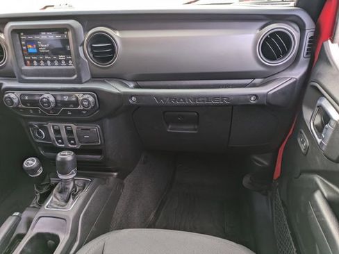 Used 2022 Jeep Wrangler Sport AWD/4WD image 18