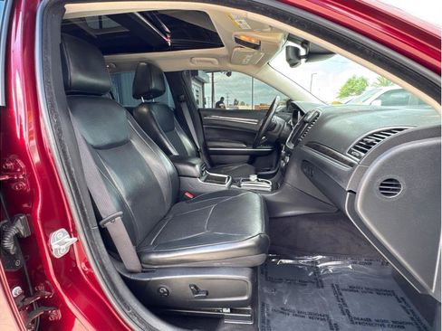 Used 2017 Chrysler 300 C w/ Safetytec Plus Group RWD image 25