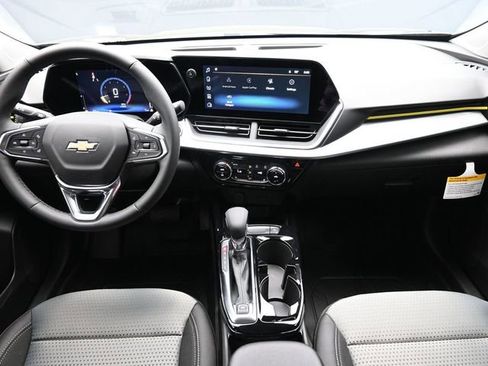 New 2026 Chevrolet Trax LT w/ Driver Confidence Package FWD image 24