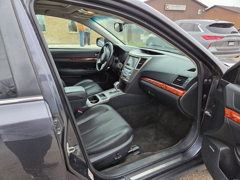 Used 2011 Subaru Outback 3.6R Limited image 17