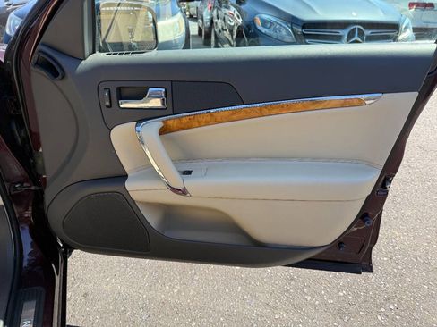 Used 2011 Lincoln MKZ image 34