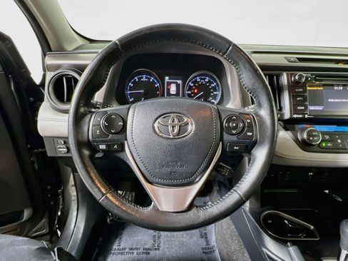 Used 2018 Toyota RAV4 XLE AWD/4WD image 18