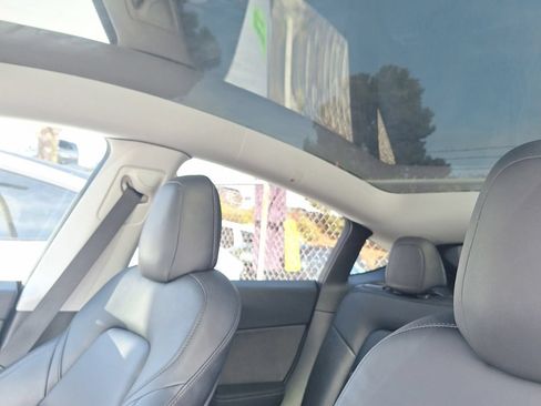 Used 2021 Tesla Model Y Long Range AWD/4WD image 13