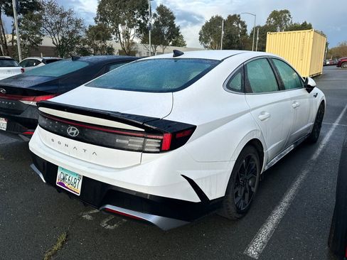 Used 2025 Hyundai Sonata SEL image 3