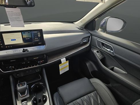 New 2026 Nissan Rogue Platinum w/ Platinum Premium Package image 23