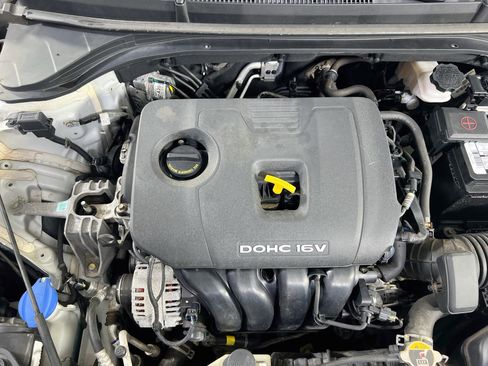 Used 2018 Hyundai Elantra SE w/ Cargo Package FWD image 25