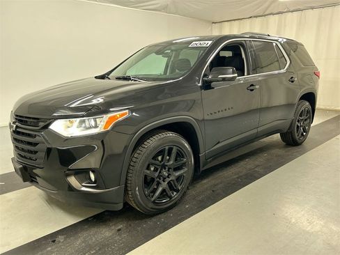 Used 2021 Chevrolet Traverse LT w/ LPO, Blackout Package image 5