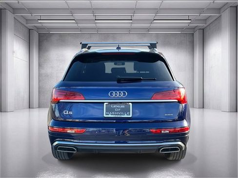 Used 2022 Audi Q5 2.0T Premium w/ Convenience Package image 4