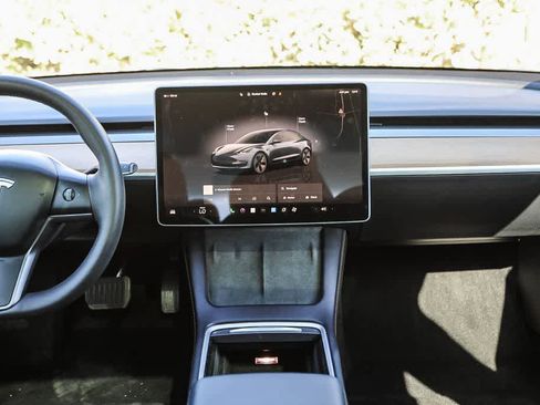 Used 2023 Tesla Model 3 Standard Range RWD image 12
