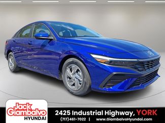 New 2025 Hyundai Elantra SE image 1
