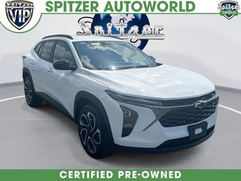 Used 2025 Chevrolet Trax RS FWD image 1