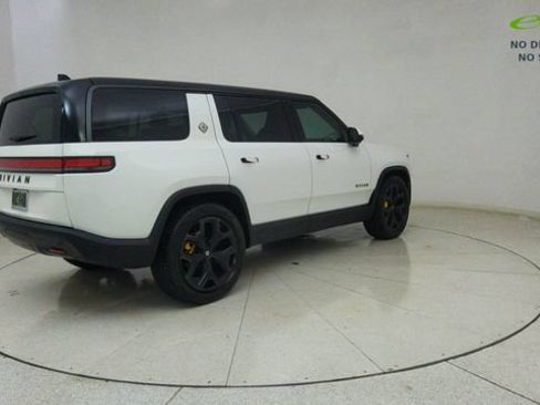 Used 2025 Rivian R1S Premium AWD/4WD image 75