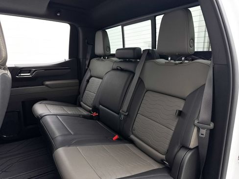 Used 2024 Chevrolet Silverado 1500 ZR2 w/ Technology Package AWD/4WD image 33