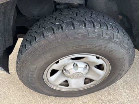 Certified 2019 Toyota Tacoma SR image 2