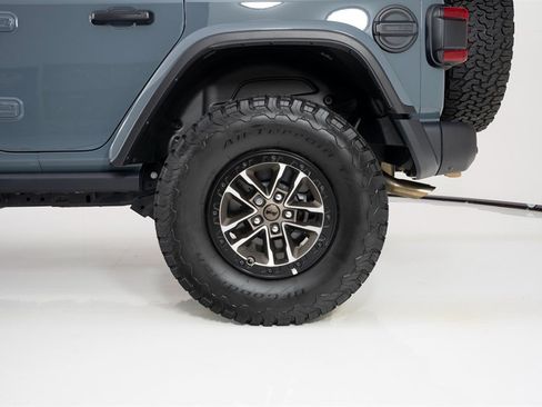 Used 2024 Jeep Wrangler Unlimited Rubicon 392 AWD/4WD image 10