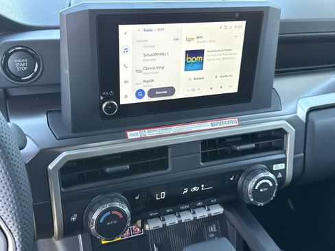 Certified 2025 Toyota Tacoma SR5 AWD/4WD image 19