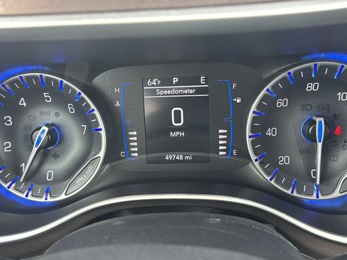 Used 2023 Chrysler Voyager LX image 25