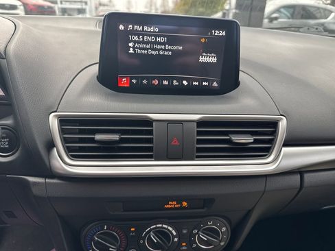 Used 2017 MAZDA MAZDA3 Sport w/ Preferred Equipment Package image 22