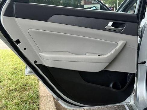 Used 2017 Hyundai Sonata SE FWD image 11
