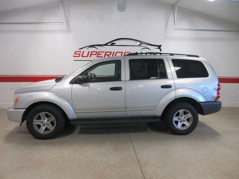Used 2005 Dodge Durango SLT AWD/4WD image 2