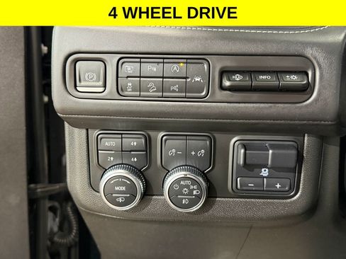 Used 2023 GMC Yukon XL Denali Ultimate AWD/4WD image 3