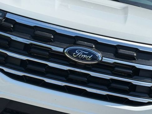 Used 2026 Ford Explorer Active w/ Active Comfort Package AWD/4WD image 3