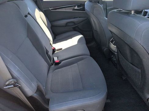Used 2019 Kia Sorento S FWD image 24