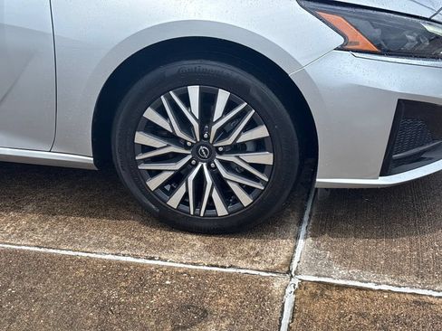 Used 2024 Nissan Altima 2.5 SV AWD/4WD image 8