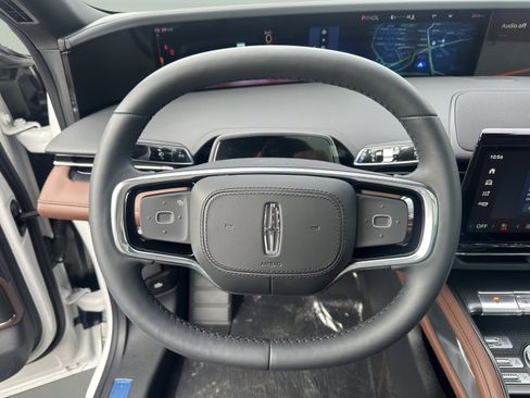 New 2026 Lincoln Nautilus Reserve image 12