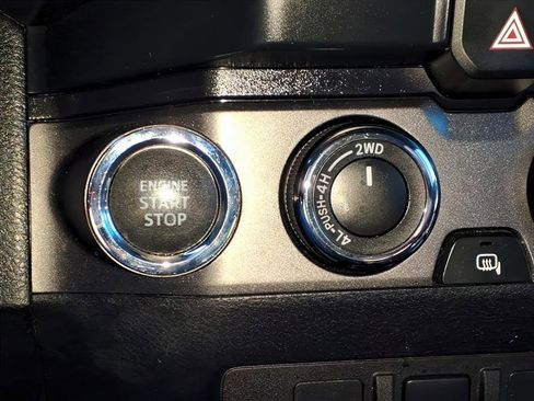 Used 2020 Toyota Tacoma TRD Sport image 18