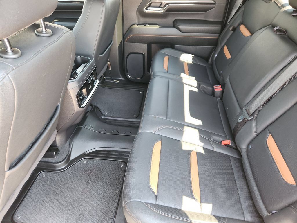Used 2024 GMC Sierra 1500 AT4 w/ Technology Package AWD/4WD image 26